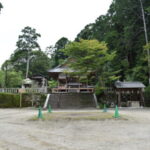 平岡八幡宮　拝殿と土俵