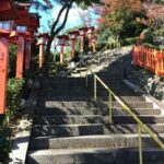 建勲神社本殿への階段